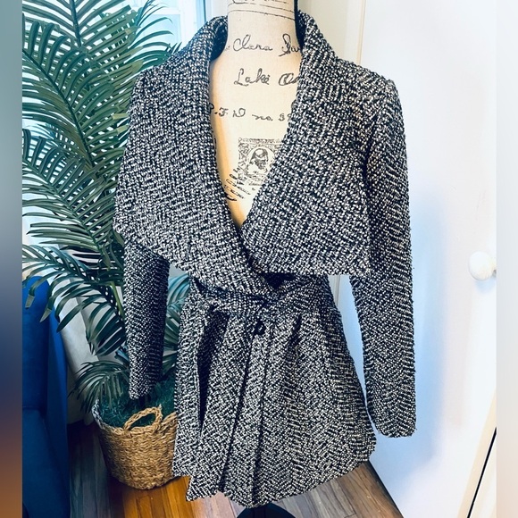 JESSICA SIMPSON Asymmetrical Button-Front Wrap Tweed Trench Coat Jacket - Picture 8 of 9